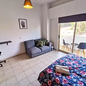 Проживание в семье Central Square Nomadic, Ларнака